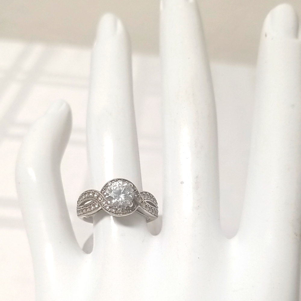 925 STERLING SILVER COCKTAIL RING, Sz 6.75, Clear CZ's In EUC